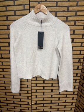 Truth tan/gray mock neck sweater size XS